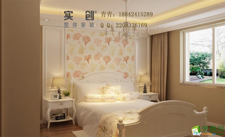 卧室色彩主要采用暖色调为基调,而背景墙也是卧室的一个亮点,整体优雅独特,简洁明快。