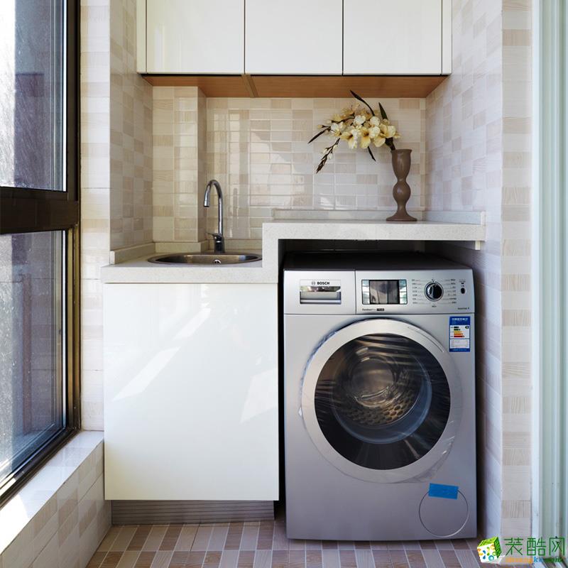 现代厨房嵌入式滚筒洗衣机橱柜装修图